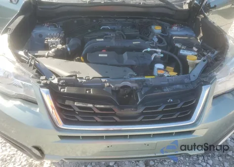 2017 Subaru Forester 2.5I Premium z USA, uszkodzony, nr VIN JF2SJAEC4HH476264